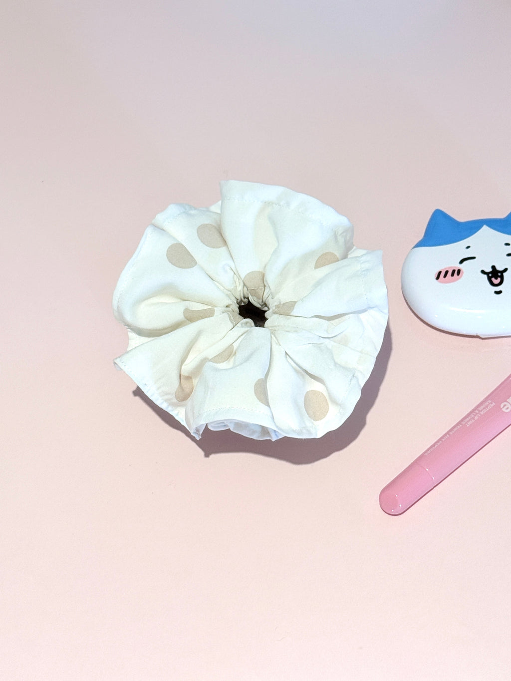 Latte Drip Scrunchie
